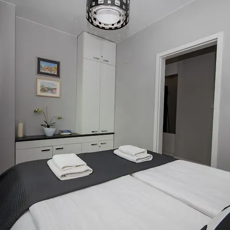 Inpoint Central Suites With Parking Available Krakow Room photo
