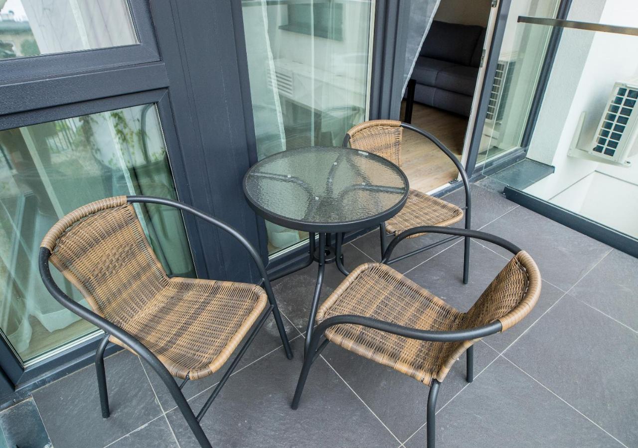 Inpoint With Parking Available 3*