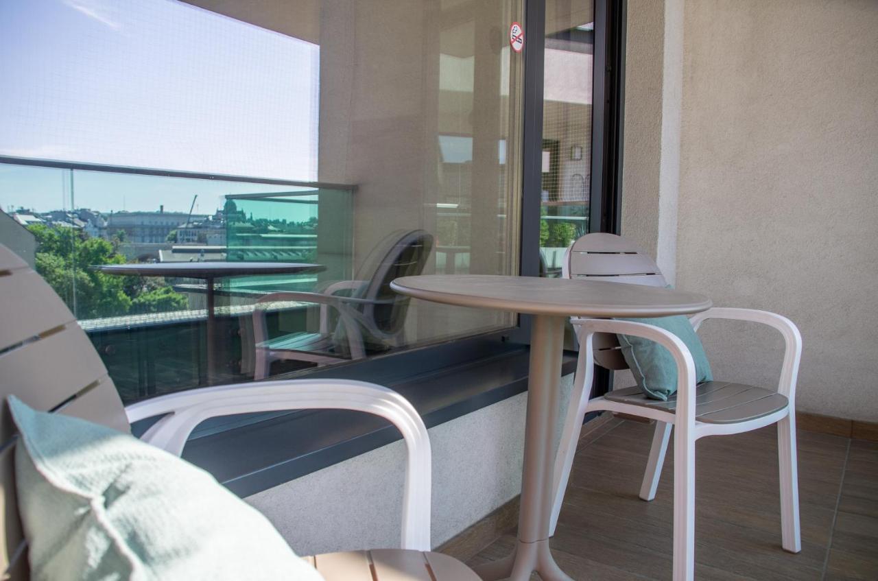 Aparthotel Inpoint With Parking Available Krakow